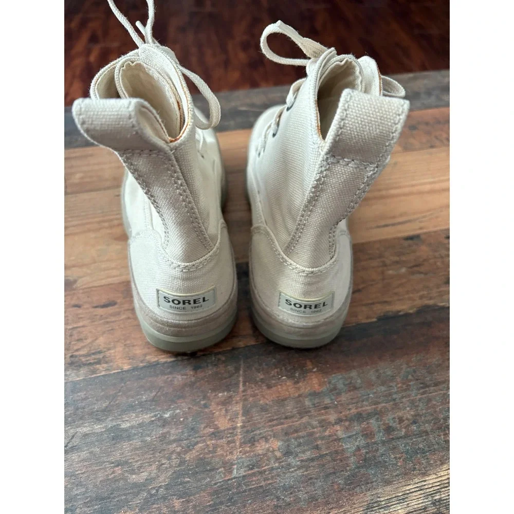 Sorel men caribou